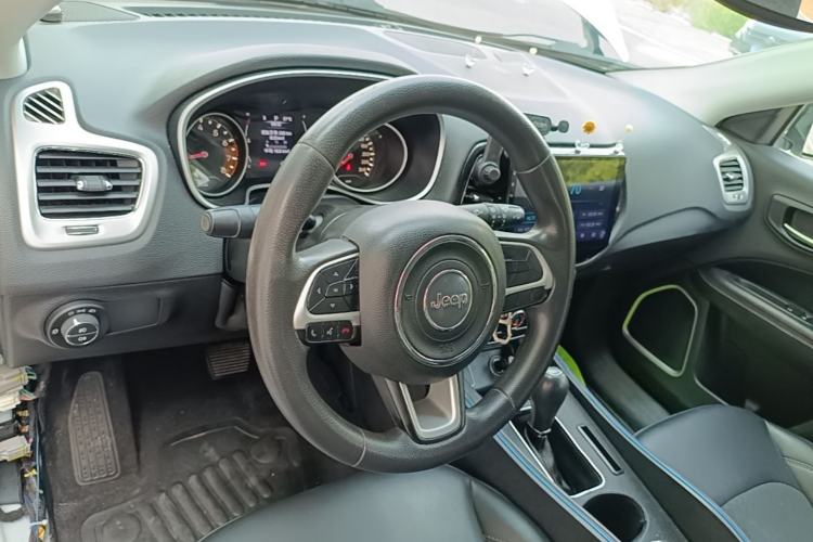 Used Jeep Compass 2017 200T Automatic Enjoyment Version Center Console