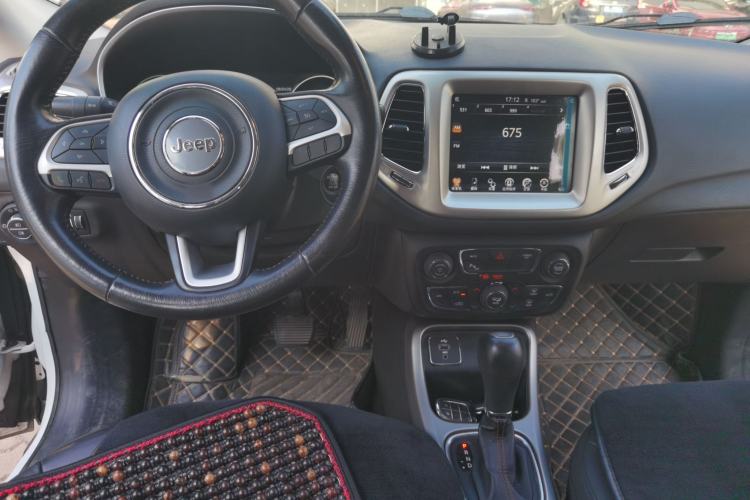Used Jeep Compass 2017 200T Automatic Family Edition Center Console