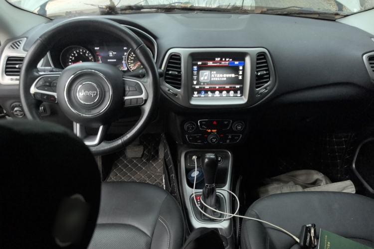 Used Jeep Compass 2017 200T Automatic Family Edition Center Console
