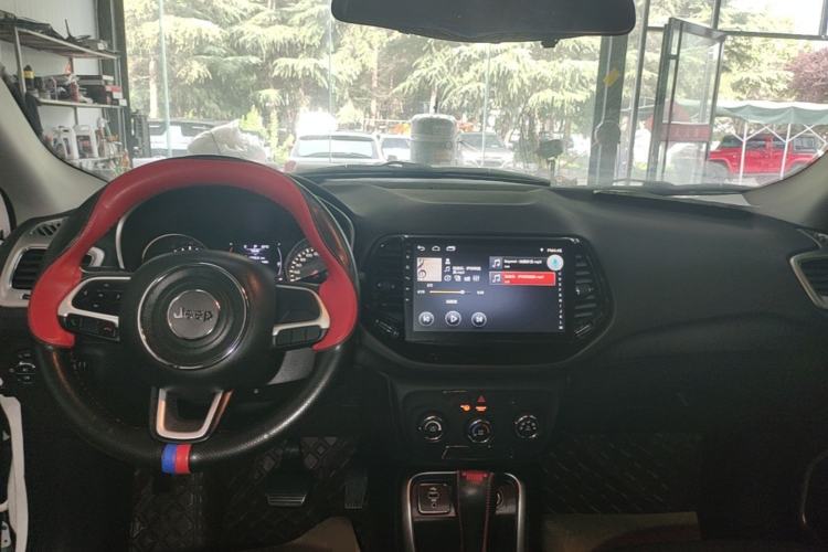 Used Jeep Compass 2017 200T Automatic Enjoyment Edition Center Console