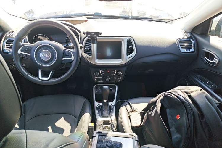 Used Jeep Compass 2017 200T Automatic Family Edition Center Console