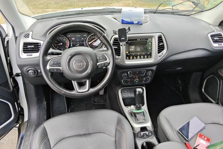 Used Jeep Compass 2017 200T Automatic Family Edition Center Console