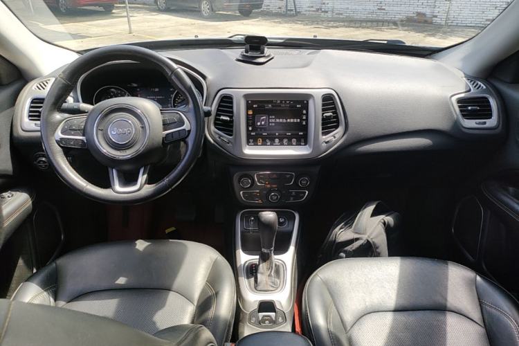 Used Jeep Compass 2017 200T Automatic Family Edition Center Console