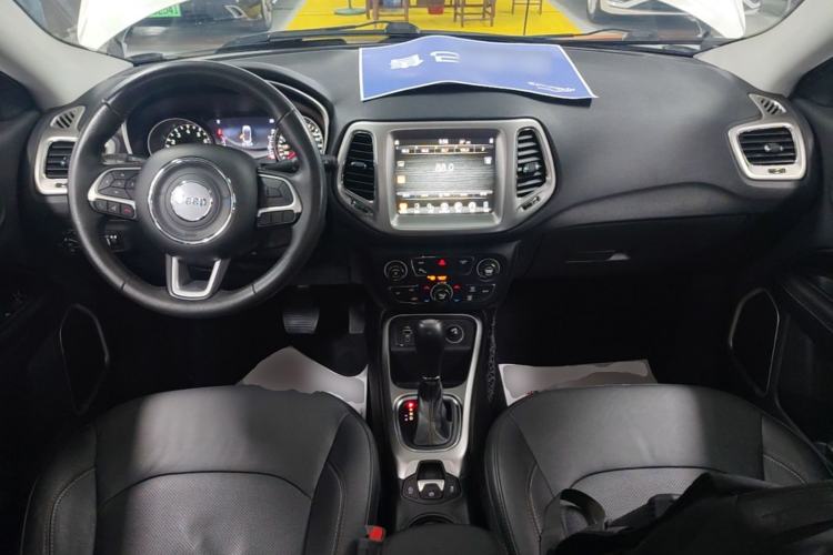 Used Jeep Compass 2017 200T Automatic Family Edition Center Console