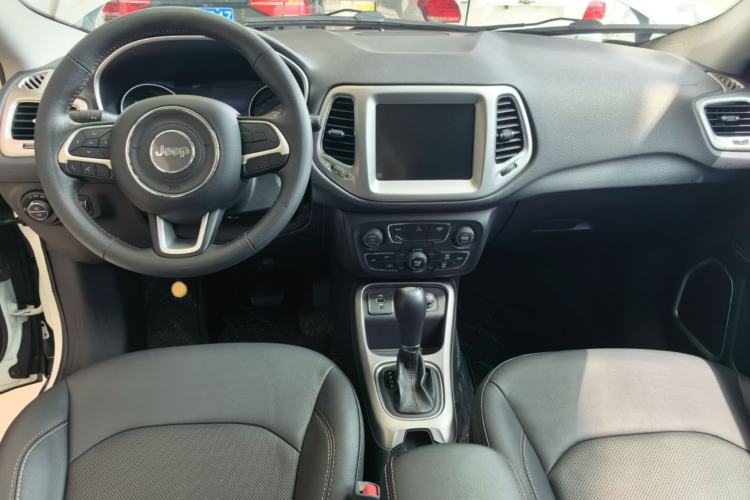 Used Jeep Compass 2017 200T Automatic Family Edition Center Console