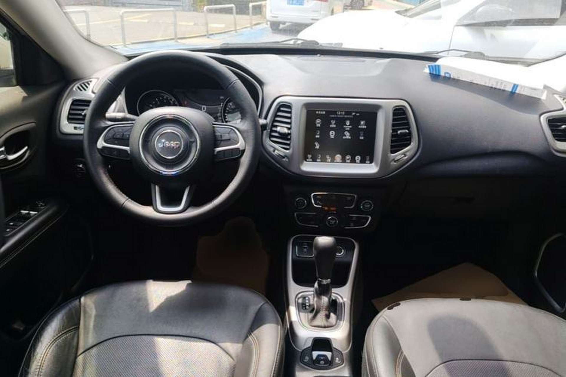 Used Jeep Compass 2017 200T Automatic Family Edition Center Console
