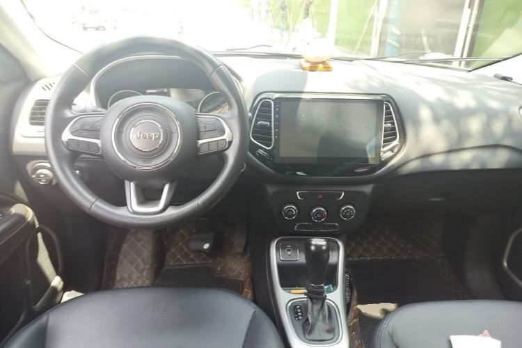 Used Jeep Compass 2017 200T Automatic Enjoyment Edition Center Console