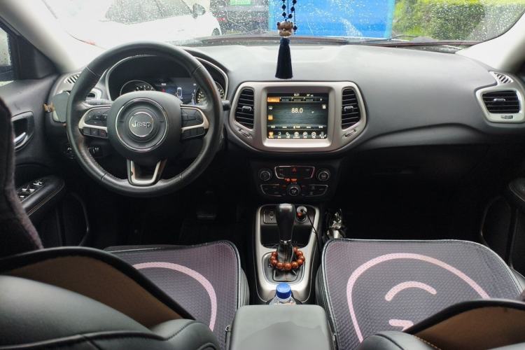 Used Jeep Compass 2017 200T Automatic Family Edition Center Console
