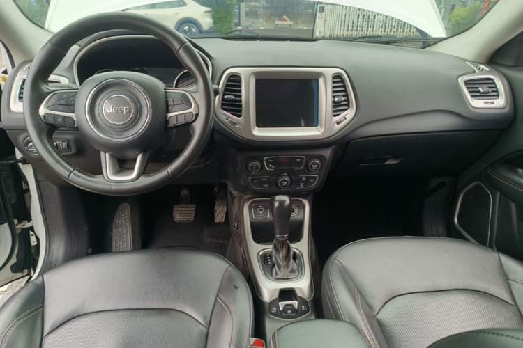 Used Jeep Compass 2017 200T Automatic Family Edition Center Console