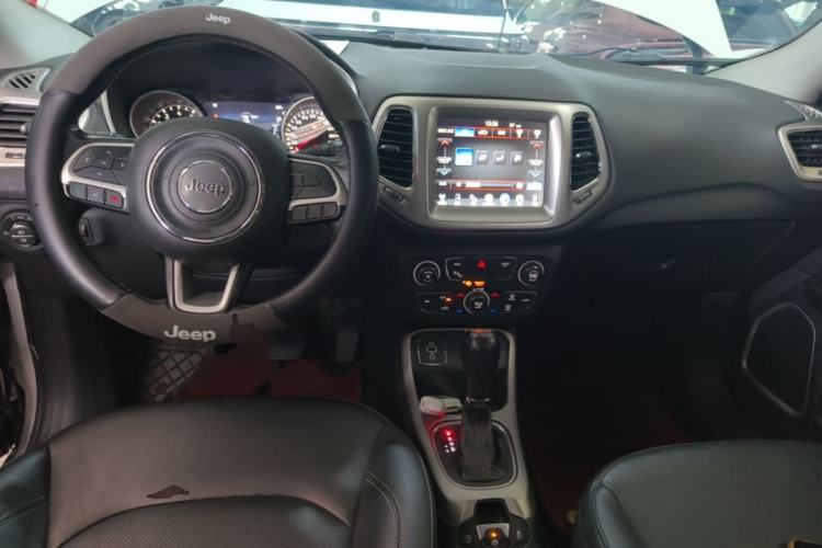 Used Jeep Compass 2017 200T Automatic Family Edition Center Console
