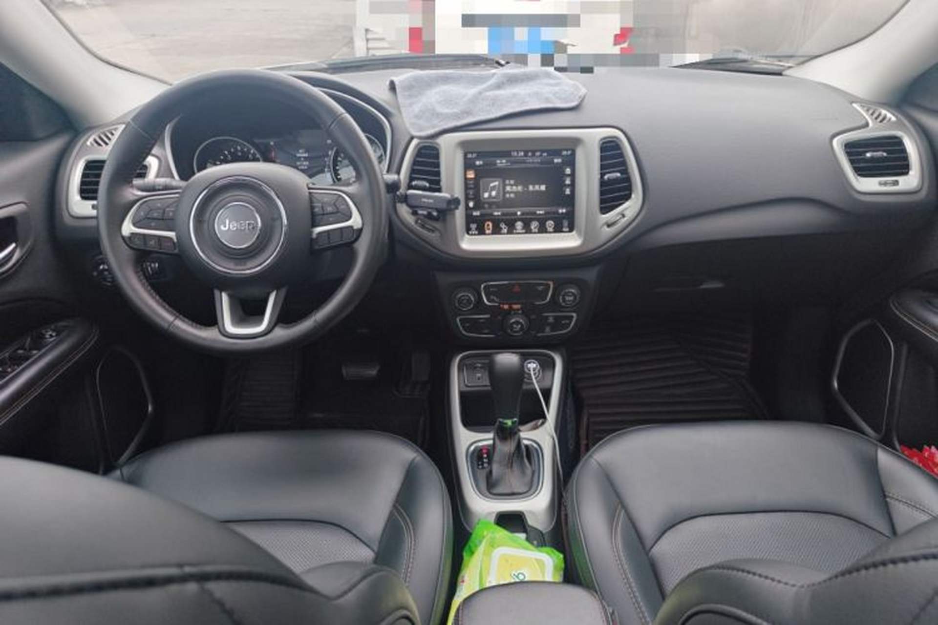 Used Jeep Compass 2017 200T Automatic Family Edition Center Console