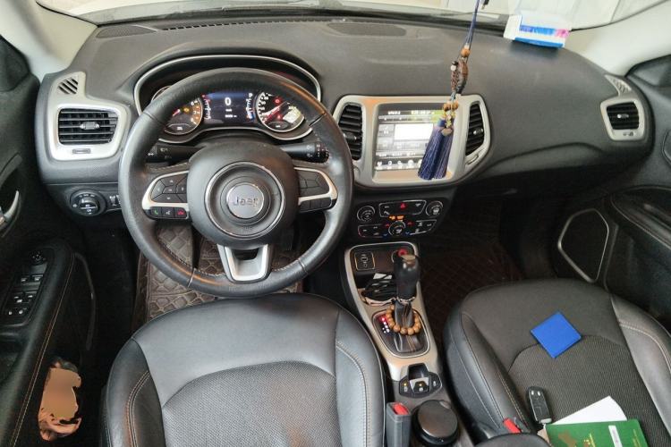 Used Jeep Compass 2017 200T Automatic Family Edition Center Console