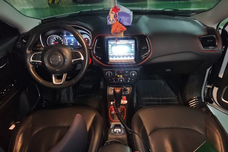 Used Jeep Compass 2017 200T Automatic Family Edition Center Console