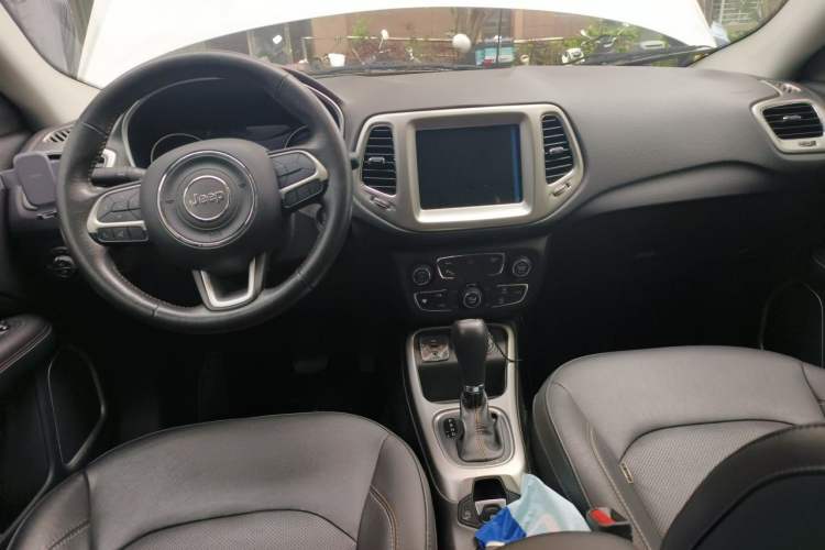 Used Jeep Compass 2017 200T Automatic Family Edition Center Console