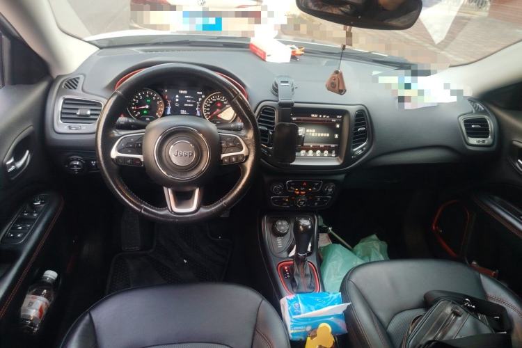 Used Jeep Compass 2017 200TS Automatic High-Performance All-Wheel Drive Edition Center Console