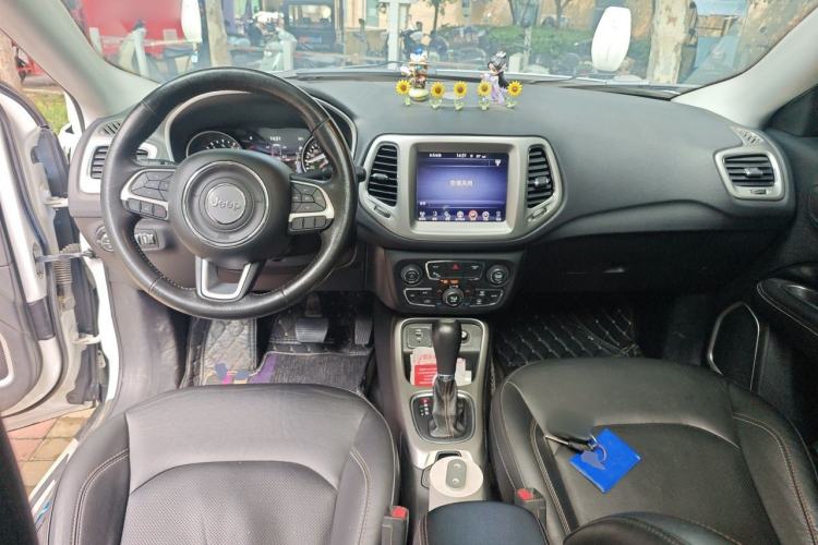 Used Jeep Compass 2017 200T Automatic Family Edition Center Console