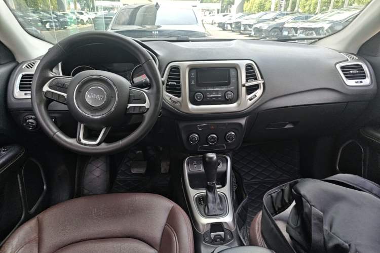 Used Jeep Compass 2017 200T Automatic Enjoyment Edition Center Console