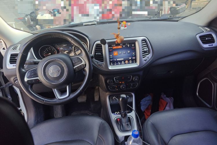 Used Jeep Compass 2017 200T Automatic Family Edition Center Console