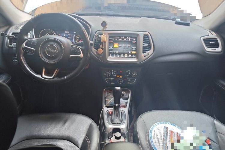Used Jeep Compass 2017 200T Automatic Family Edition Center Console