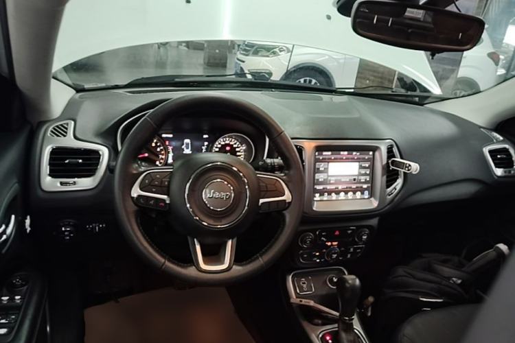 Used Jeep Compass 2017 200T Automatic Family Edition Center Console