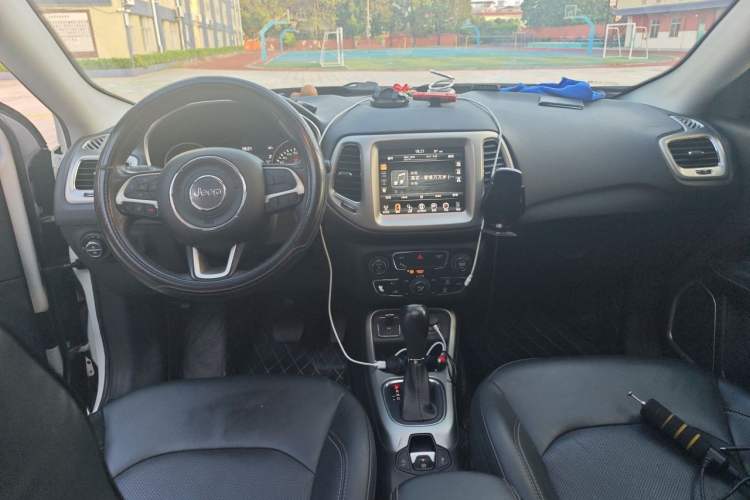 Used Jeep Compass 2017 200T Automatic Family Edition Center Console
