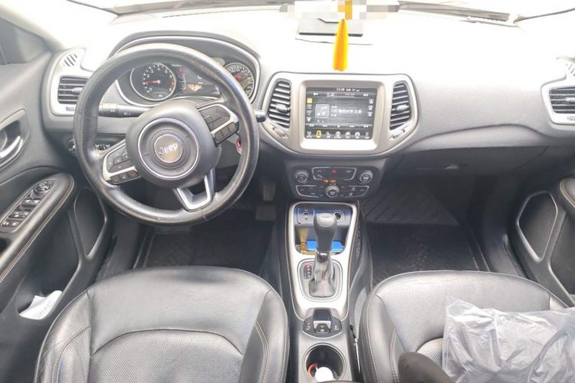 Used Jeep Compass 2017 200T Automatic Family Edition Center Console