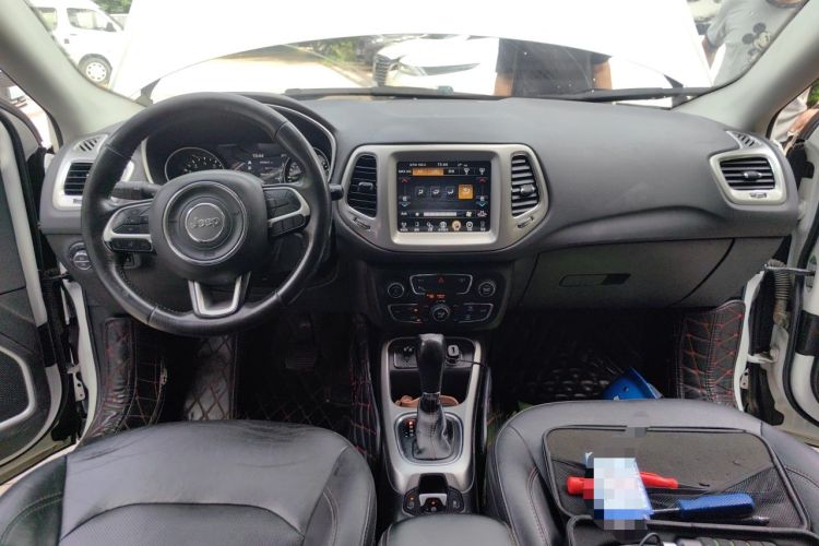 Used Jeep Compass 2017 200T Automatic Family Edition Center Console