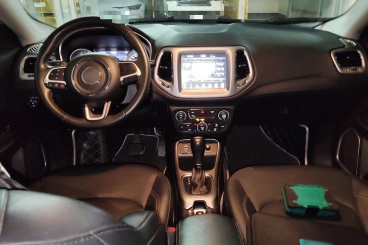 Used Jeep Compass 2017 200T Automatic Family Edition Center Console