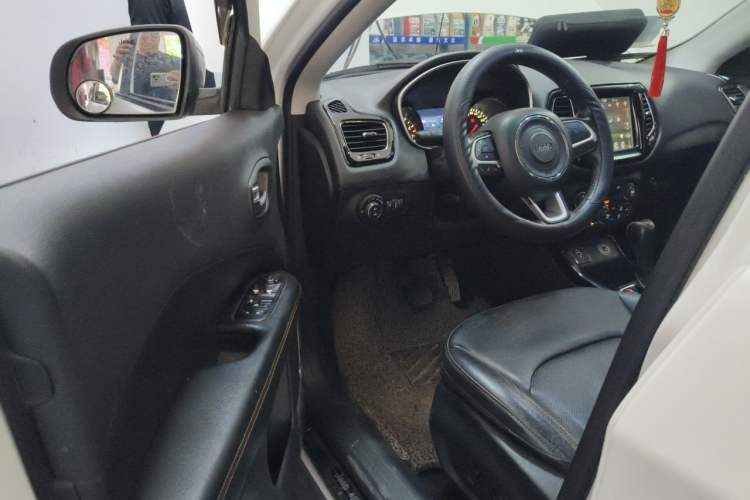 Used Jeep Compass 2017 200T Automatic Prestige Edition Driver Seat