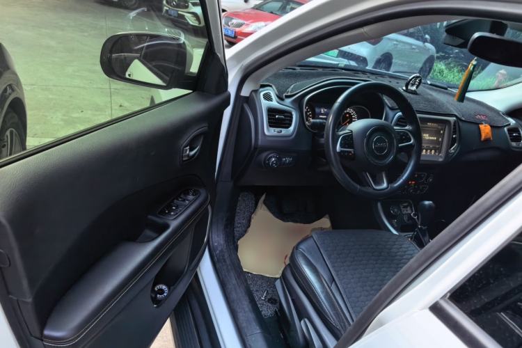 Used Jeep Compass 2017 200T Automatic Family Enjoyment Four-Wheel Drive Edition Driver Seat