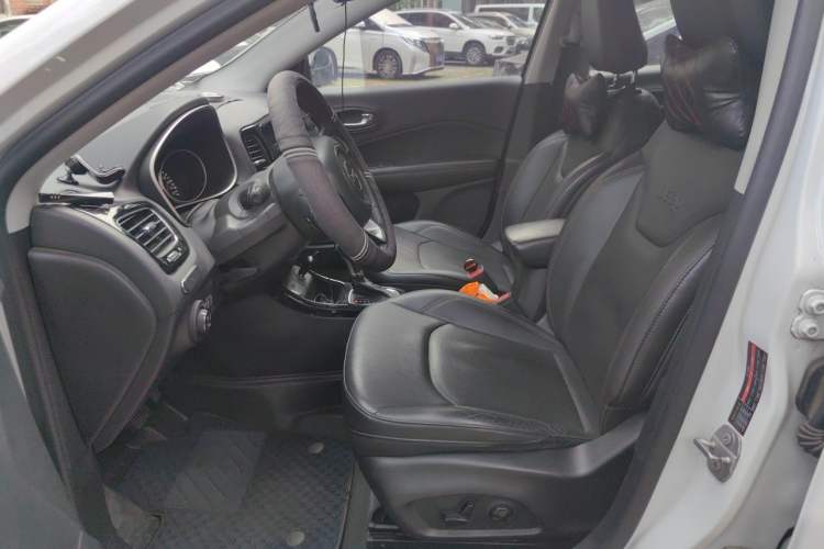 Used Jeep Compass 2017 200T Automatic Prestige Edition Driver Seat