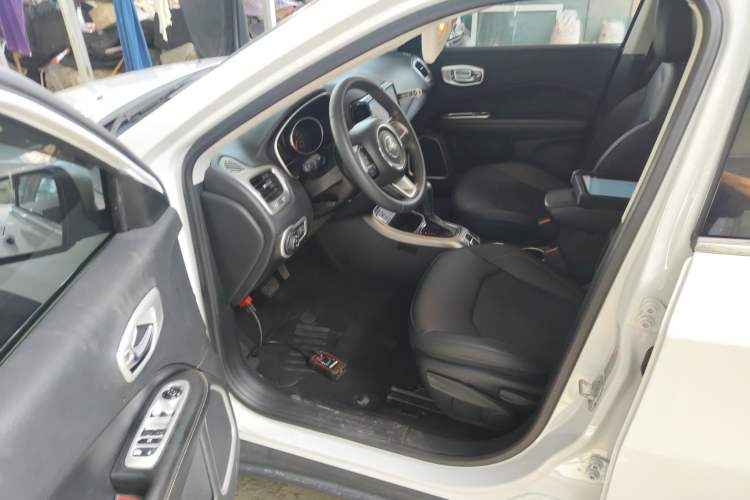 Used Jeep Compass 2017 200T Automatic Comfort Edition Driver Seat