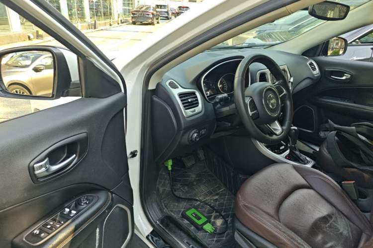 Used Jeep Compass 2017 200T Automatic Enjoyment Edition Driver Seat