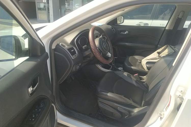Used Jeep Compass 2017 200T Automatic Family Edition Driver Seat