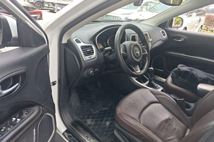 Used Jeep Compass 2017 200T Automatic Enjoyment Edition Driver Seat