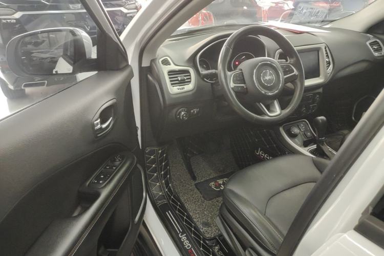 Used Jeep Compass 2017 200T Automatic Family Enjoyment Four-Wheel Drive Edition Driver Seat