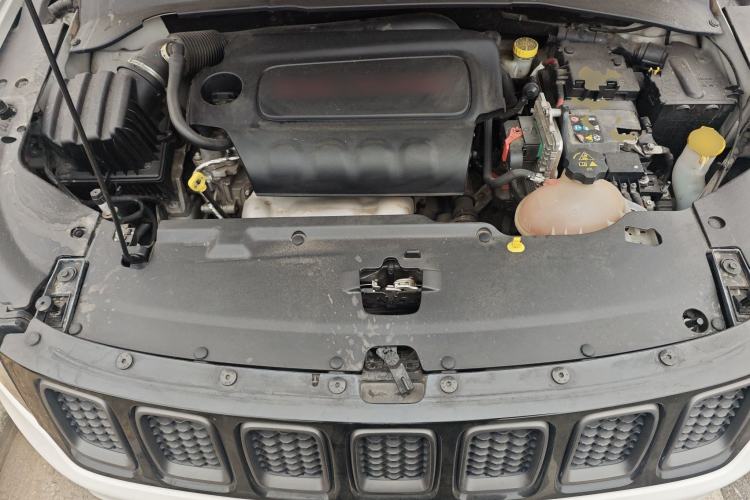Used Jeep Compass 2017 200TS Automatic High-Performance All-Wheel Drive Edition Engine Bay