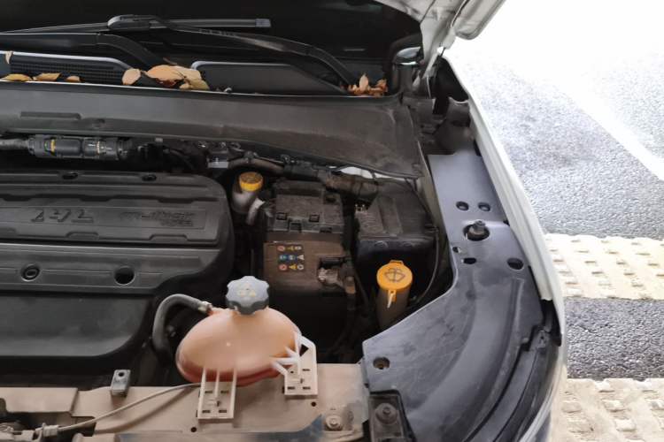 Used Jeep Compass 2017 200T Automatic Family Edition Engine Bay Left