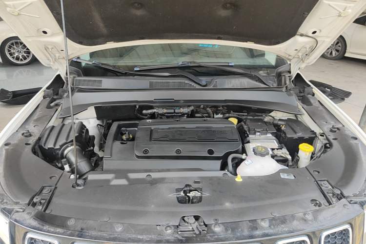 Used Jeep Compass 2017 200T Automatic Family Edition Engine Bay