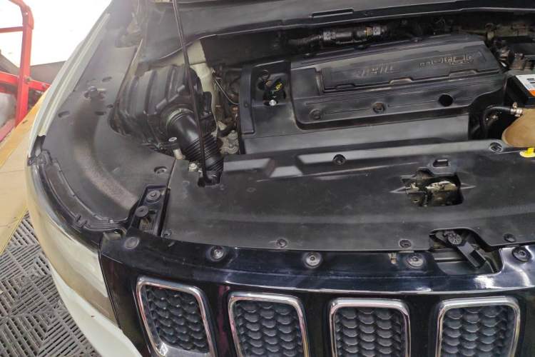Used Jeep Compass 2017 200T Automatic Family Edition Engine Bay Right