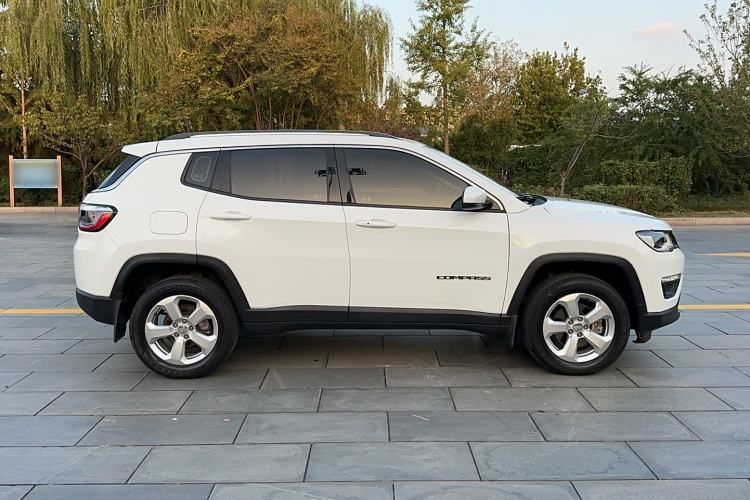 Used Jeep Compass 2017 200T Automatic Family Enjoyment Four-Wheel Drive Edition Exterior 3
