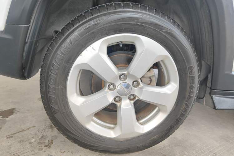 Used Jeep Compass 2017 200T Automatic Family Edition Exterior 5