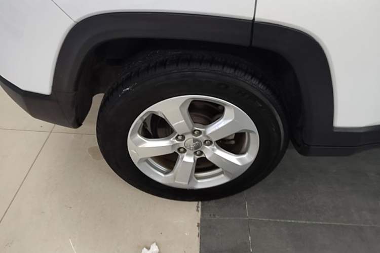 Used Jeep Compass 2017 200T Automatic Family Edition Exterior 5