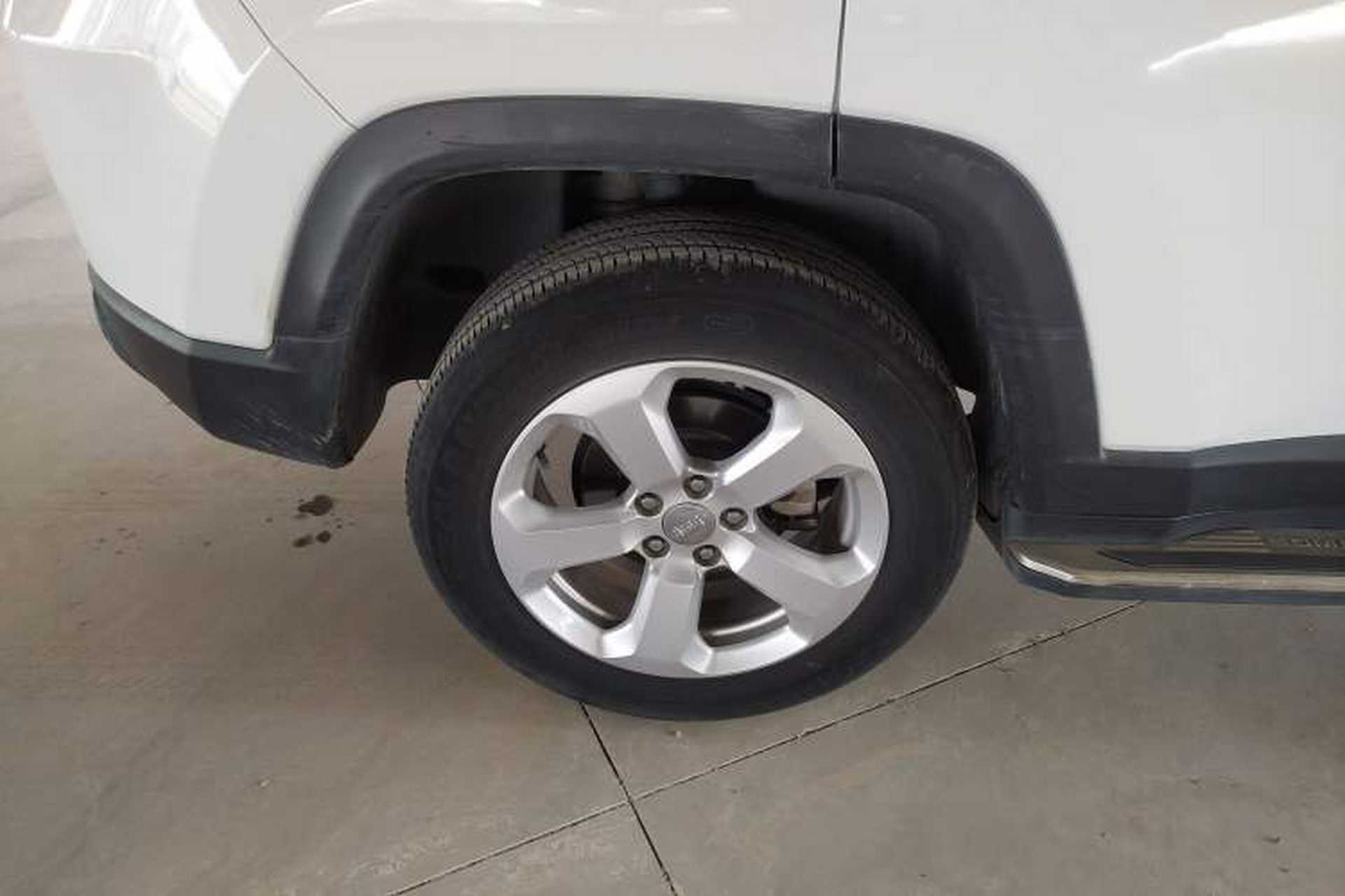 Used Jeep Compass 2017 200T Automatic Family Enjoyment Four-Wheel Drive Edition Exterior 8