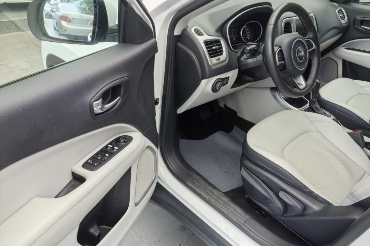 Used Jeep Compass 2017 200T Automatic Family Edition Exterior 8