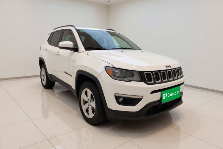 Used Jeep Compass 2017 200T Automatic Family Enjoyment Four-Wheel Drive Edition Front Right 45 Deg