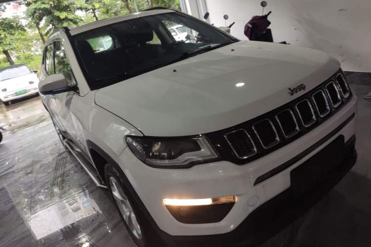 Used Jeep Compass 2017 200T Automatic Family Edition Front Right 45 Deg