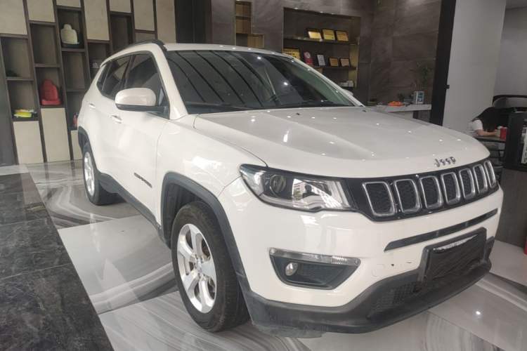 Used Jeep Compass 2017 200T Automatic Family Edition Front Right 45 Deg