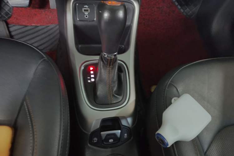 Used Jeep Compass 2017 200T Automatic Family Edition Gear Lever