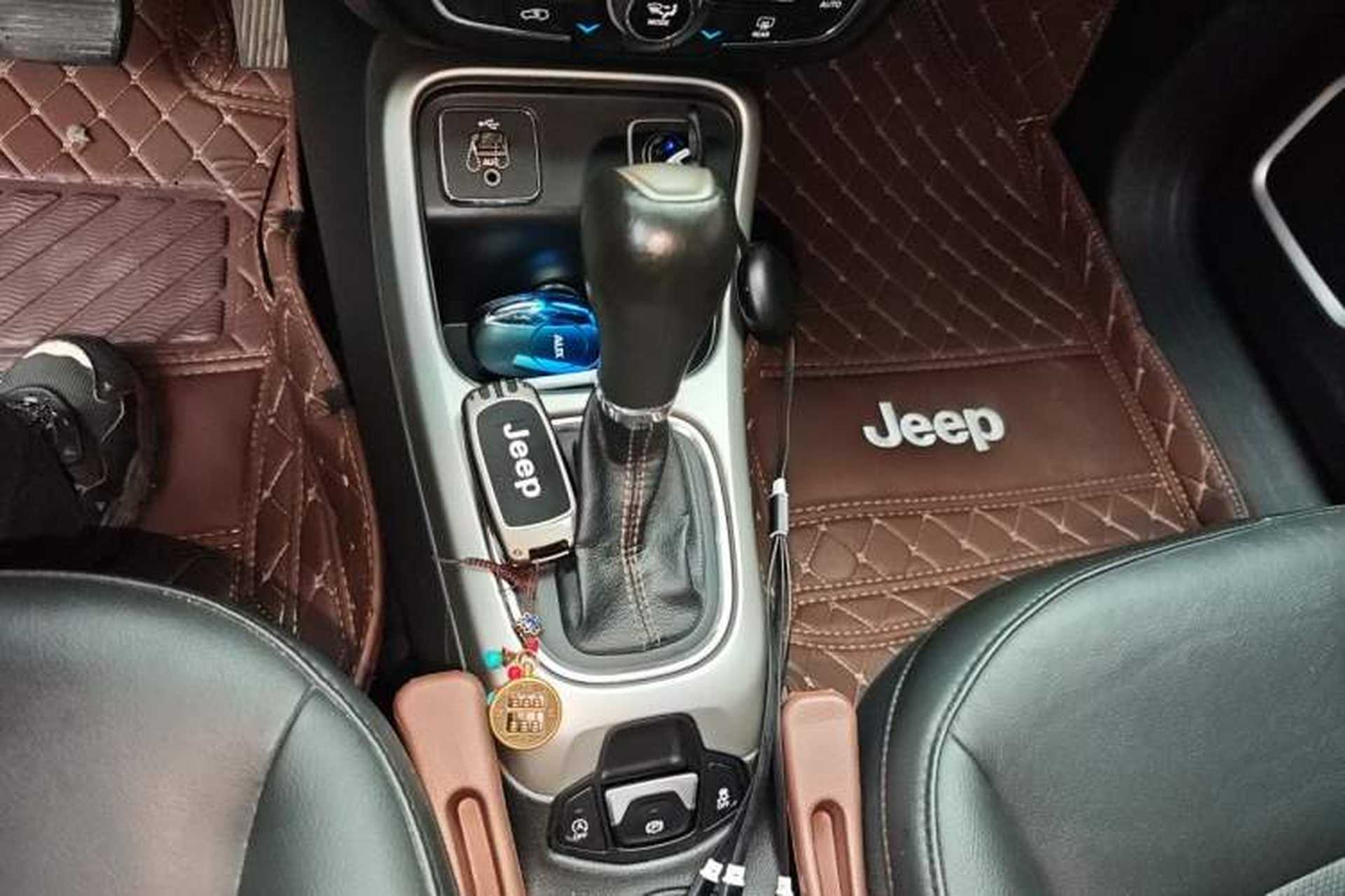 Used Jeep Compass 2017 200T Automatic Family Edition Gear Lever